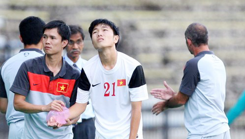 Thủ lĩnh U19 Việt Nam nói về ‘năm không đáng nhớ’