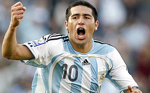 Ronaldinho, Ronaldo không... khôn bằng Riquelme