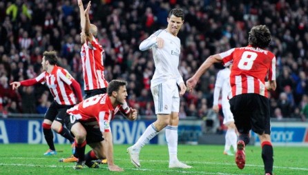 Xuất hiện tình tiết giảm nhẹ cho thẻ đỏ của Ronaldo
