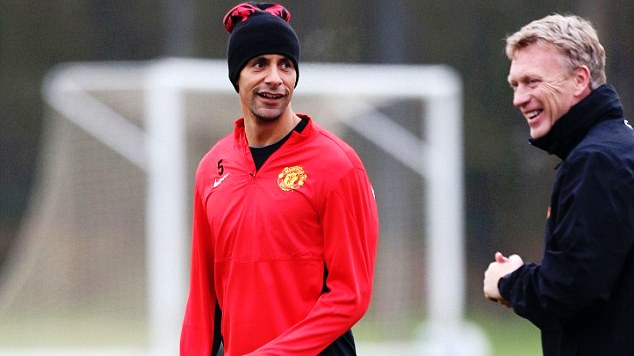 Rio Ferdinand 'trù ẻo' David Moyes mất chức