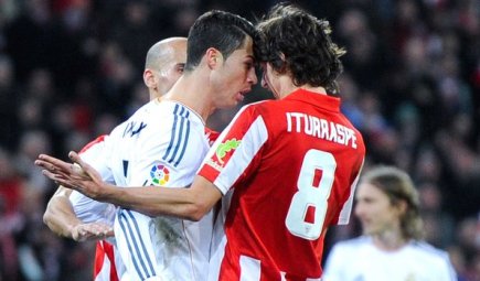 Falcao sốc vì Ronaldo bị treo giò 3 trận