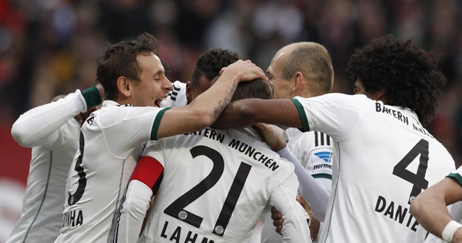 Thắng dễ Nurnberg, Bayern củng cố ngôi đầu