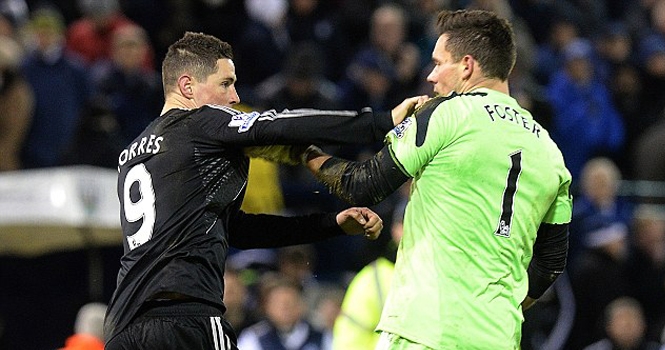 Thủ môn West Brom hùng hổ đòi đánh Torres