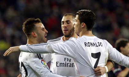 Cristiano Ronaldo được dịp 'phổng mũi' vì đồng đội