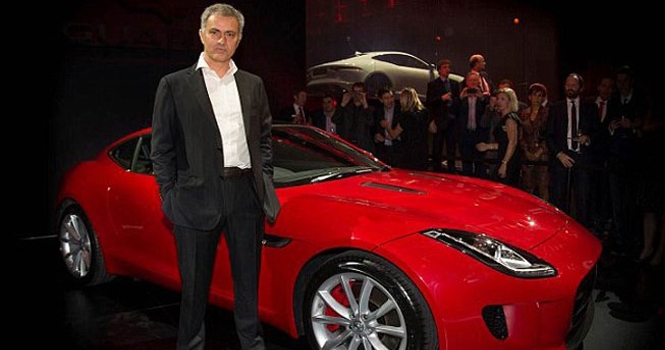 Mourinho được tặng 'xế khủng' từ một câu nói đùa
