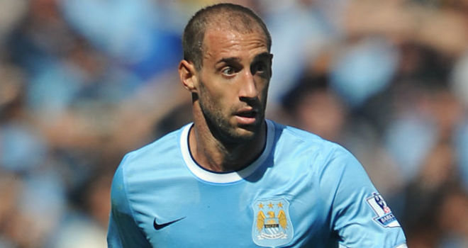 Sao Man City “xát muối” vào nỗi đau của Man Utd