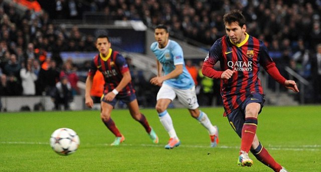 Man City chơi thiếu người, Barca thắng dễ