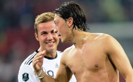 Ozil đối đầu Gotze: Đại chiến giữa hai 'số 10' Đức