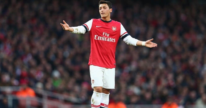 Huyền thoại bóng đá Đức tiết lộ lý do sa sút của Ozil