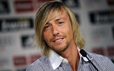 Guti: Chúc mừng Barca, với một vụ ăn cướp khác!