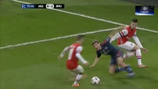 Video bóng đá: Bayern mất một quả 11m