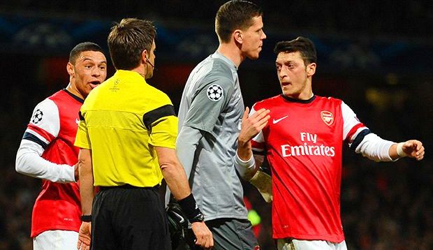 Ozil lên tiếng xin lỗi NHM Arsenal