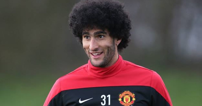 Vừa trở lại, Fellaini bị fan Man United ‘ném đá’ tới tấp
