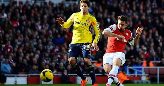 Giroud trở lại, Arsenal thắng dễ Sunderland