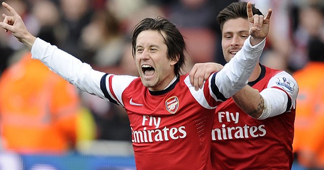 Arsenal ‘trói chân’ Rosicky thêm 1 năm
