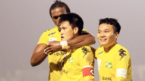 Công Vinh hướng đến bàn thắng thứ 100 tại V-League