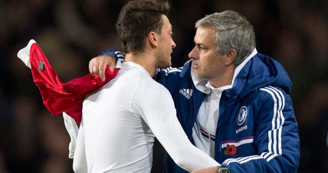 Bất ngờ: Mourinho muốn “giải cứu” Ozil khỏi Arsenal