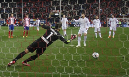 Derby Madrid: Ronaldo áp đảo Costa khoản 'nã đạn vào lưới đối phương'