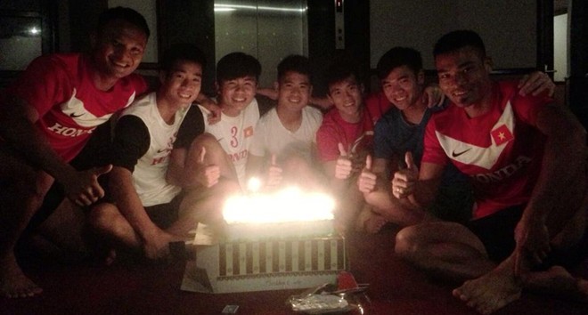 Công Vinh tổ chức sinh nhật cho Mạnh Hùng