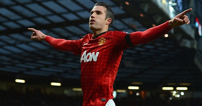 Man United có nên bán van Persie?