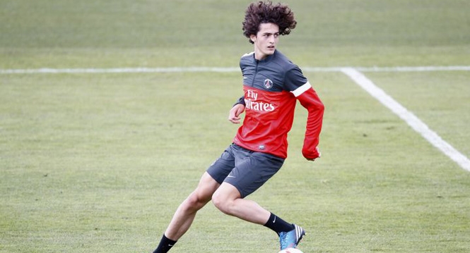 Arsenal đại chiến với Chelsea vì ‘Zidane mới’