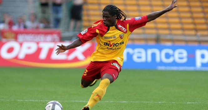 Arsenal tính đưa sao Ligue 1 về thay thế Bacary Sagna