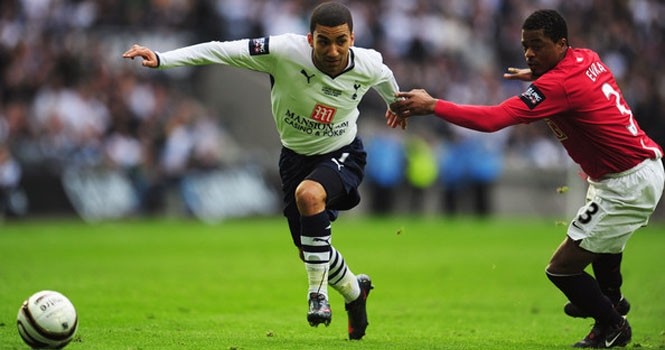 Man Utd bất ngờ muốn có sự phục vụ của Aaron Lennon