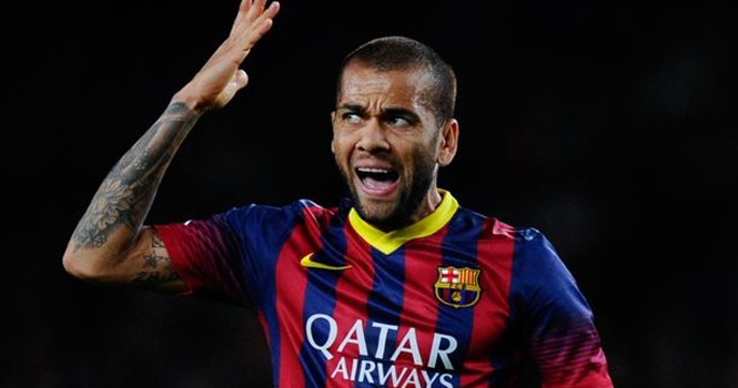 Barca bán Dani Alves lấy tiền tu sửa SVĐ