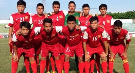 HLV Guillaume cân nhắc bổ sung thêm nhân sự cho U19 VN