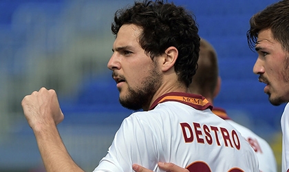Destro rực sáng, Roma xé nát Cagliari