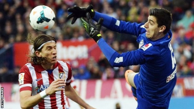 Chelsea dùng tiền làm mờ mắt Courtois trước đại chiến