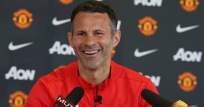Giggs bị nhầm với Moyes ở ngay cuộc họp báo đầu tiên