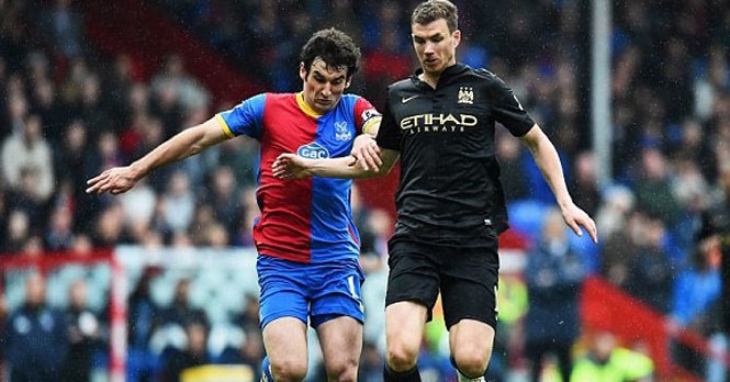 Đánh bại Crystal Palace, Man City áp sát ngôi đầu