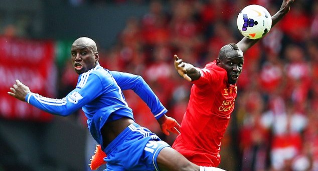 HLV Liverpool tố Chelsea chơi 'xe buýt hai tầng'