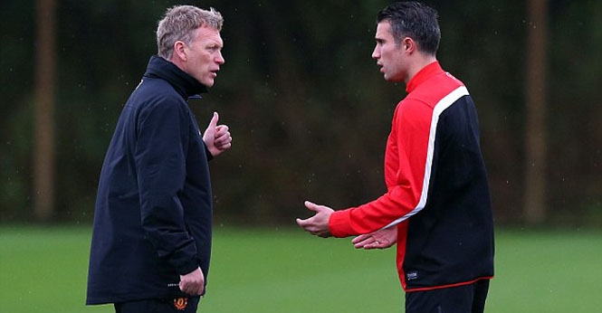 Robin van Persie giả vờ chấn thương để làm khó David Moyes?