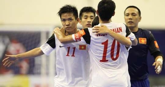 Giành quyền vào tứ kết, ĐT futsal VN được VFF thưởng nóng