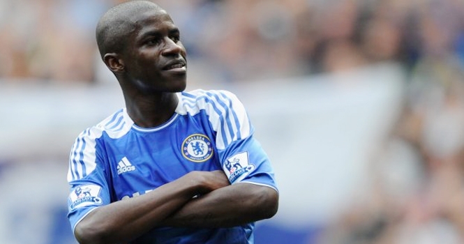 Juventus tranh giành Ramires với Barca