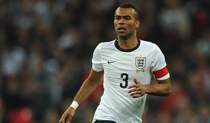 Ashley Cole giã từ sự nghiệp thi đấu quốc tế