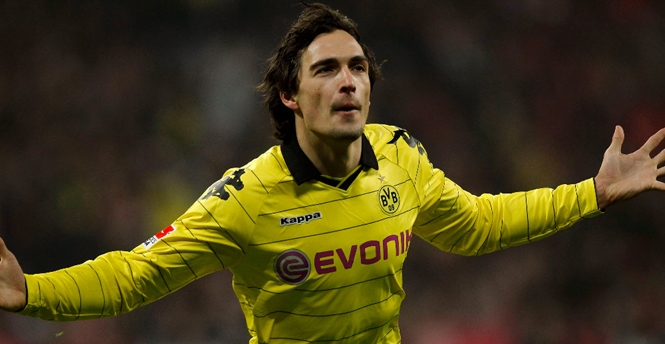 Man Utd muốn đưa Mats Hummels về thay Rio Ferdinand