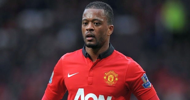 Louis Van Gaal muốn giữ chân Patrice Evra