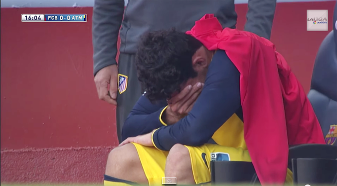 VIDEO: Diego Costa và Arda Turan đã khóc vì chấn thương