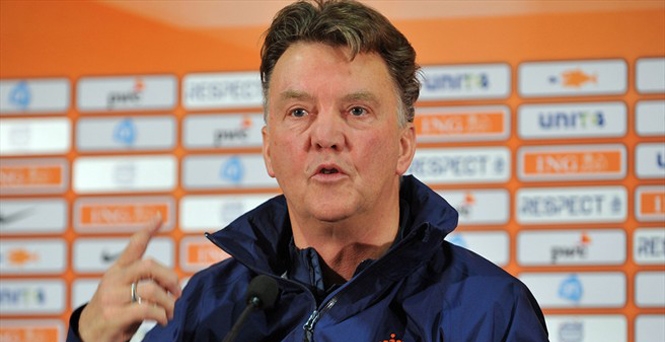Van Gaal nói gì trong ngày CHÍNH THỨC là HLV của Man Utd