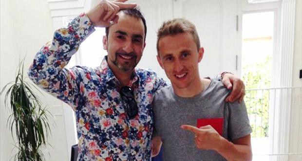 Real ăn mừng Decima: Modric xuống tóc, Carvajal nhuộm râu