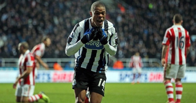 Arsenal và Liverpool có thể sở hữu Loic Remy với giá siêu rẻ