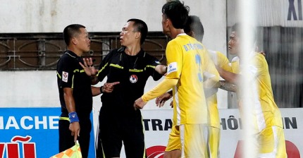 Trọng tài điều hành trận đấu Hải Phòng – QNK.QN đối mặt với án phạt nặng