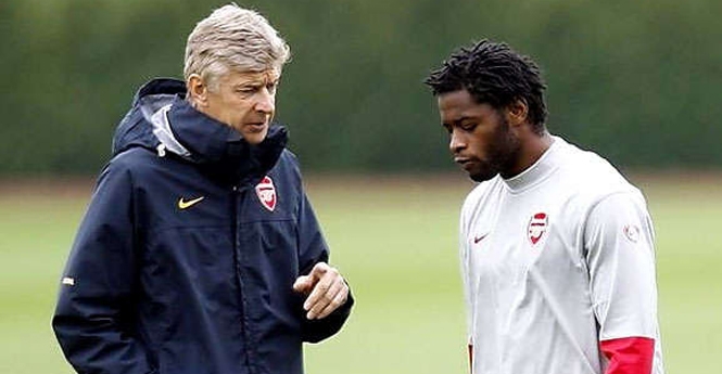Alex Song mong được Arsene Wenger ‘giải cứu’ khỏi Barca
