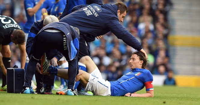 Bồ Đào Nha hòa thất vọng, Italia mất Montolivo vì gãy chân
