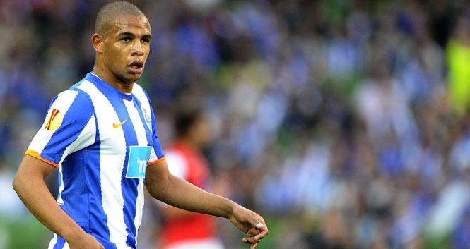 Fernando đã gần Man City hơn bao giờ hết
