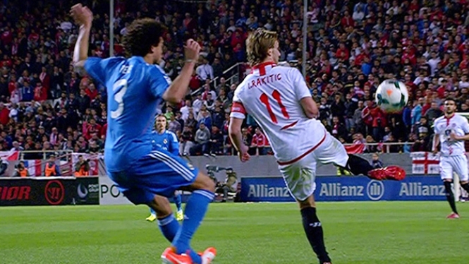 Video danh thủ: Xem Ivan Rakitic làm chao đảo hàng thủ Real Madrid