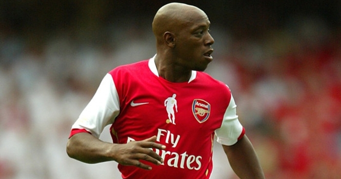 Huyền thoại Arsenal mất World Cup vì vợ và con